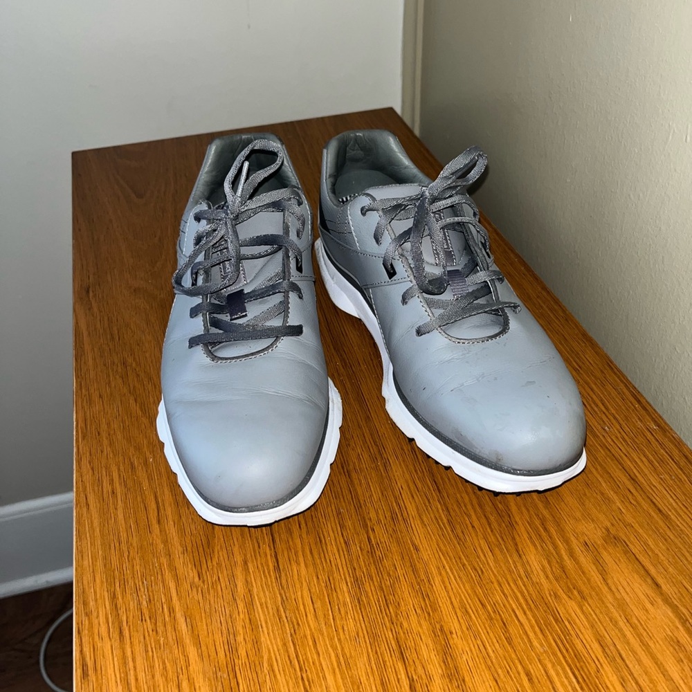 FootJoy Pro SL Spikeless Golf Shoes
Men’s size 8